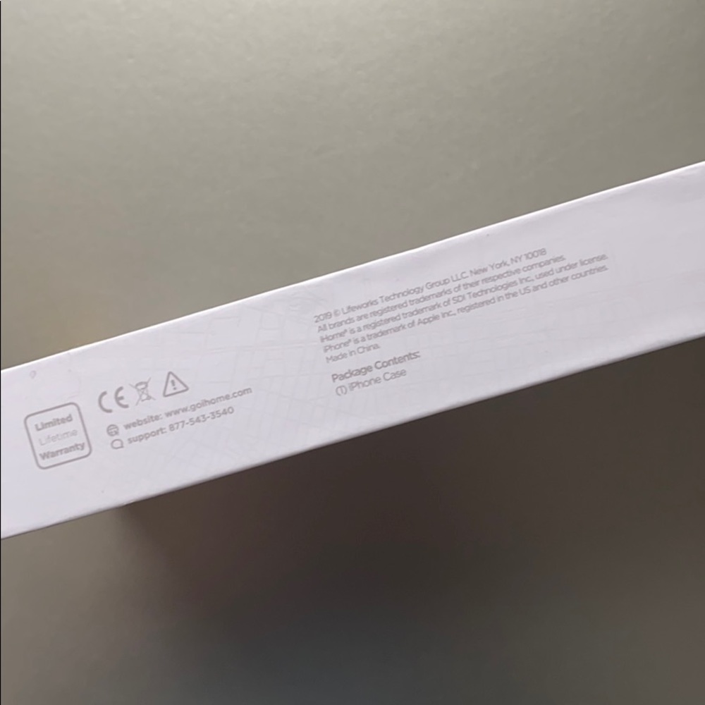 iHome iPhone Xs Max Protective Phone Case - Picture 4 of 7
